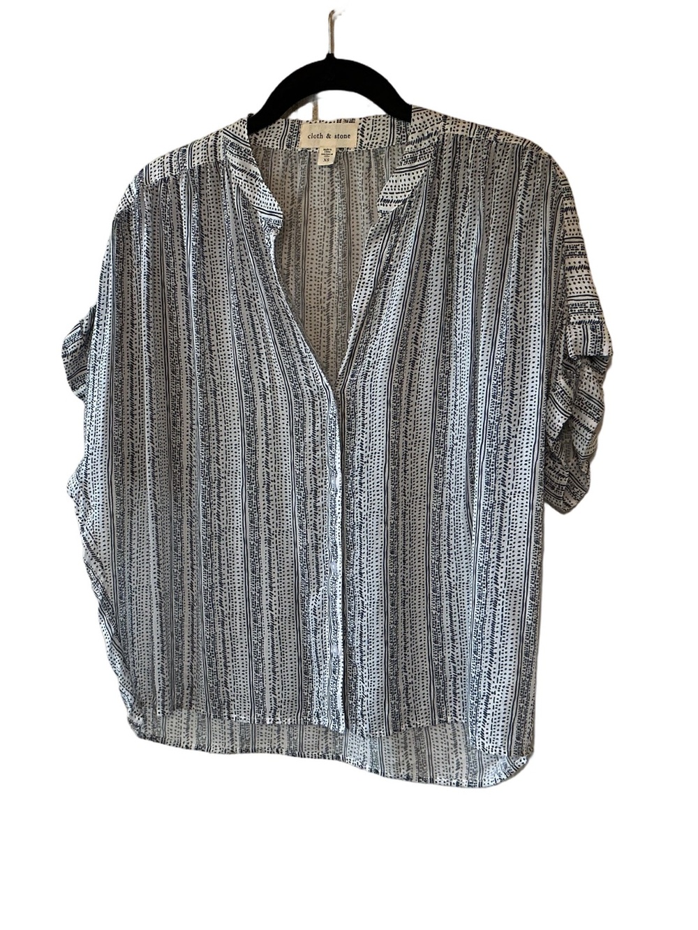 Cloth & Stone Geometric Striped Split V-Neck Cuffed Short Sleeve Top XS